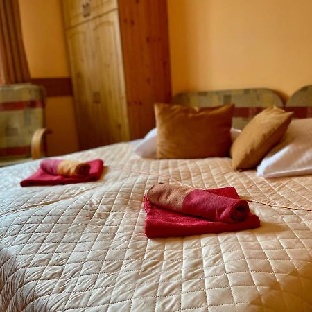 Willa Marta M Bed & Breakfast Zakopane Bagian luar foto